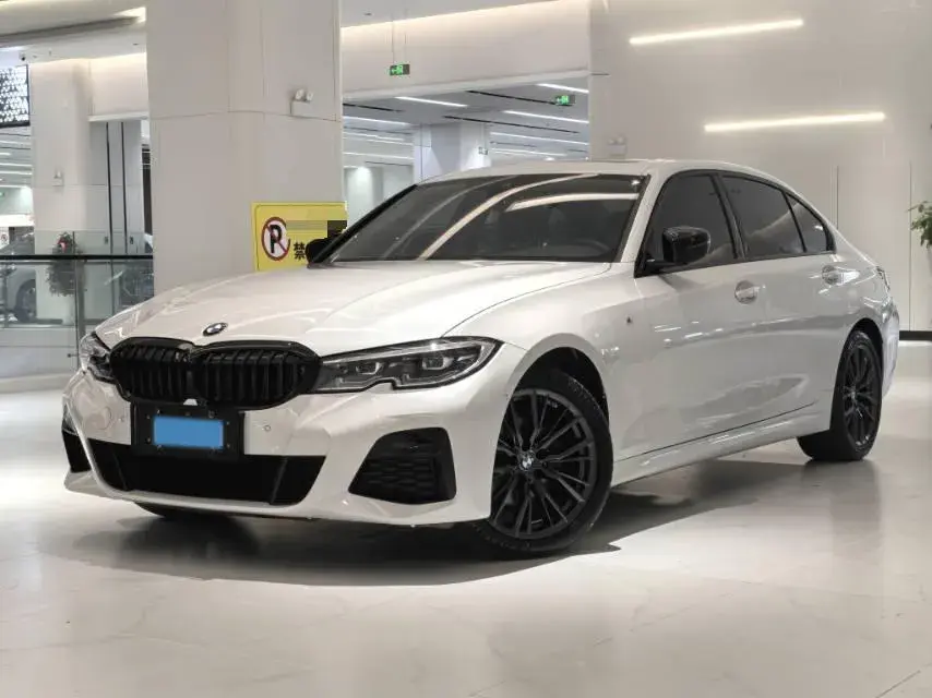 2022 BMW 3 Series 2.0T 184HP L4 8AT
