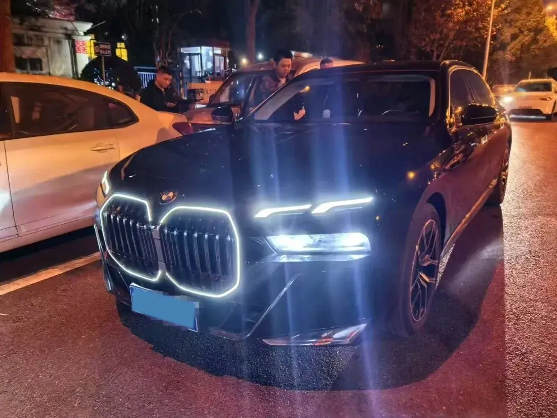 2023 BMW 7 Series 3.0T 272HP L6 8AT