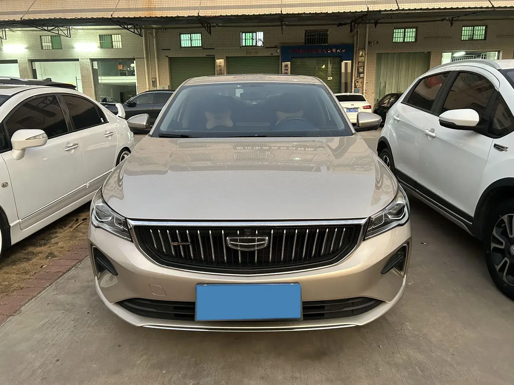 2022 GEELY EMGRAND thumbnail 3