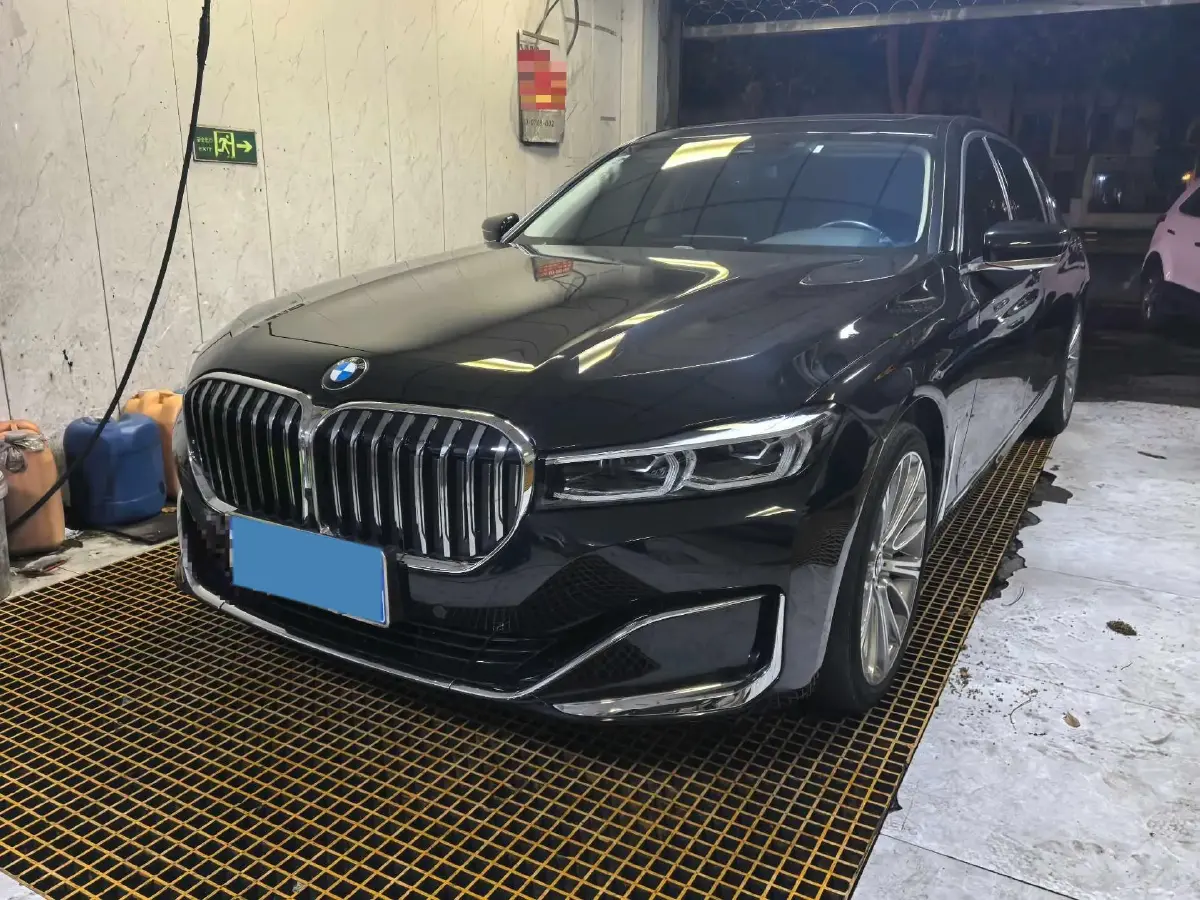2021 BMW 7 Series 3.0T 340HP L6 8AT