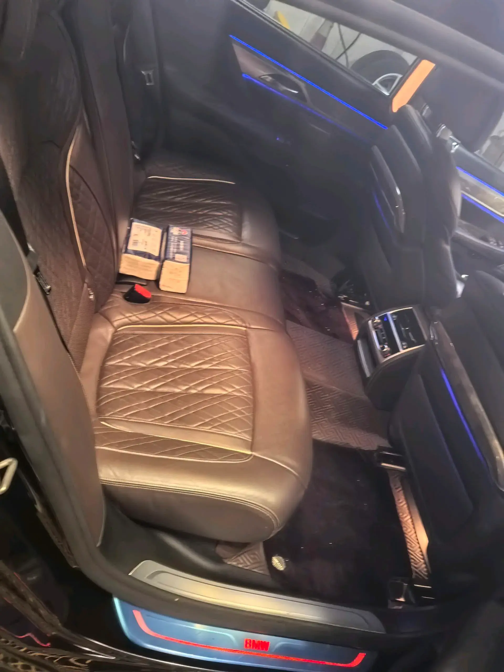 2021 BMW 7 thumbnail 3