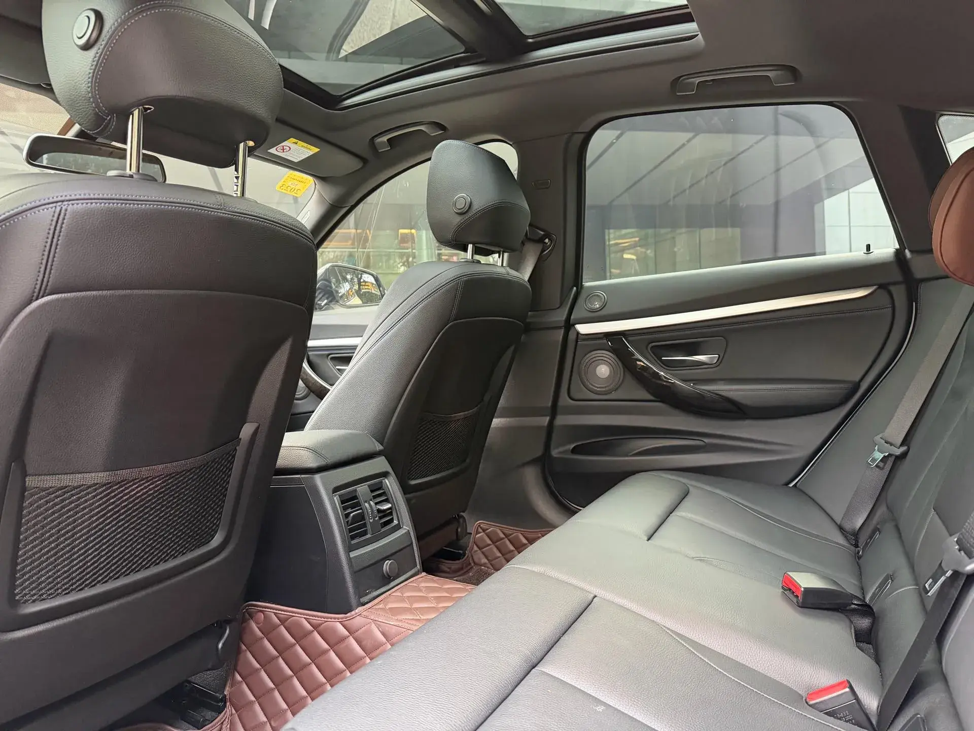 2020 BMW 3 thumbnail 4