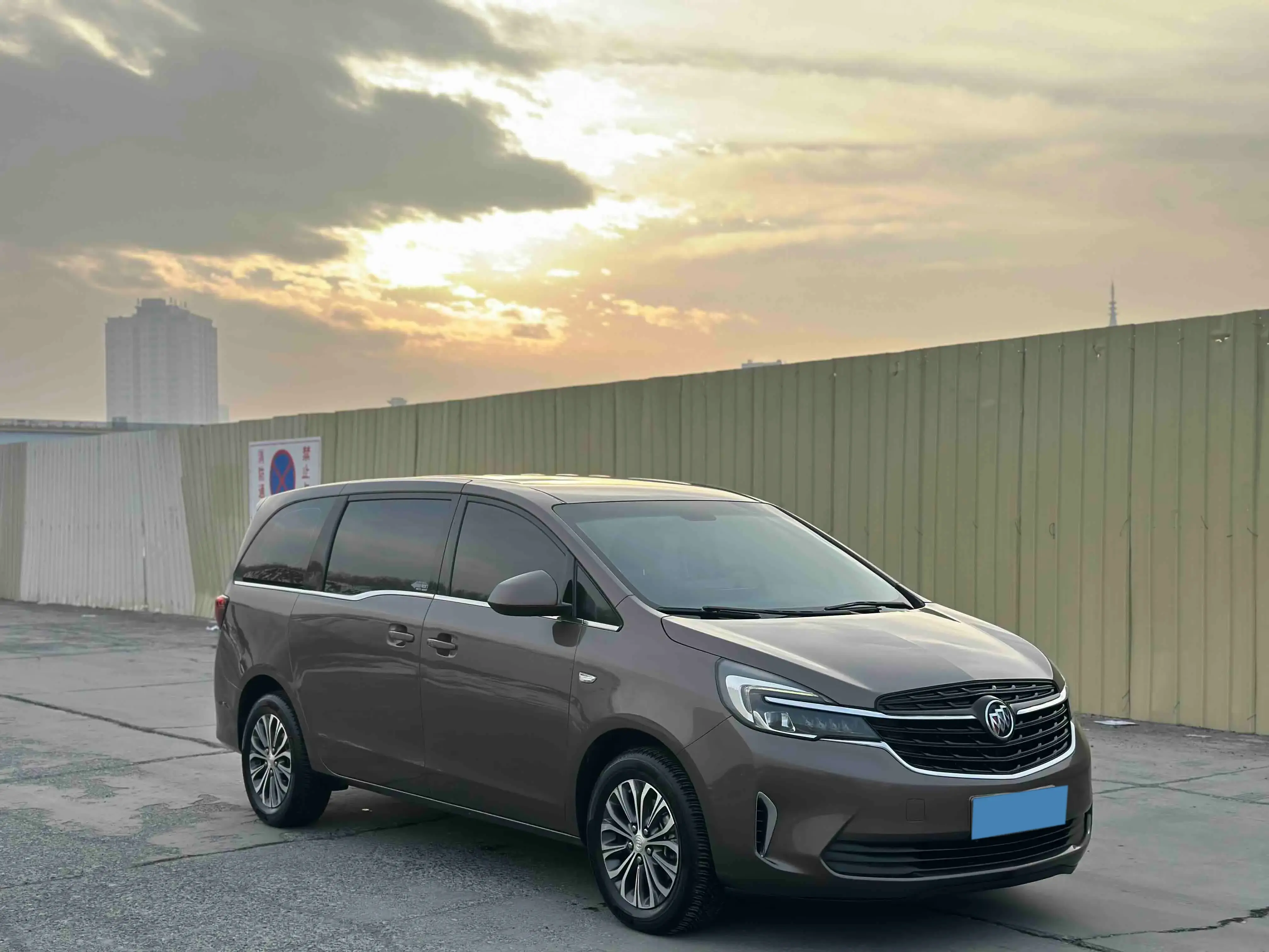 2021 BUICK GL8 thumbnail 3