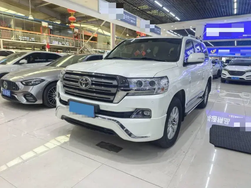 2015 Toyota Land Cruiser 4.0L 275HP V6 5AT