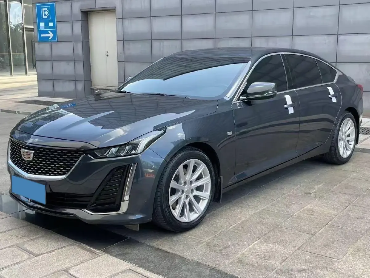 2022 Cadillac CT5 2.0T 237HP L4 10AT