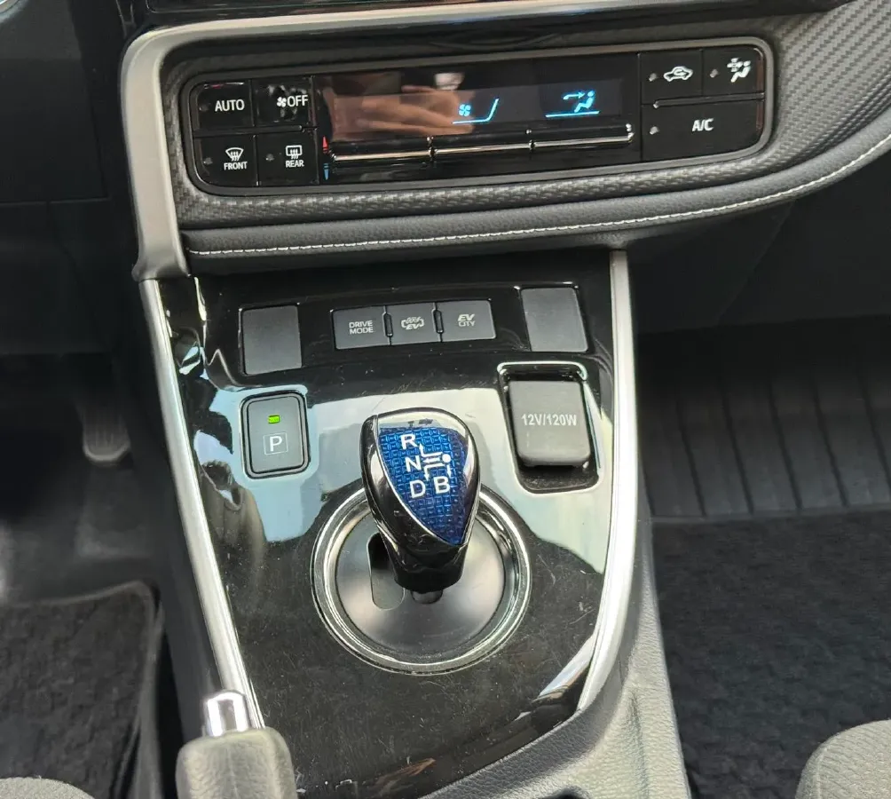 2019 Toyota Corolla Hybird E+ 1.8L 99HP L4 E-CVT PHEV 10.5KWH,autocango,china used car exporter,china ev exporter,chinese used car exporter,chinese used ev exporter