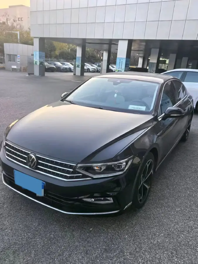 2023 Volkswagen Magotan 2.0T 186HP L4 7DCT
