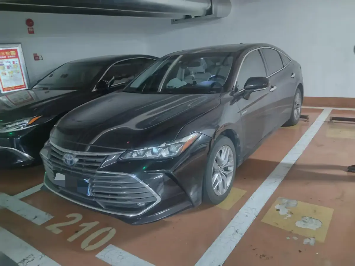 2019 Toyota Avalon 2.5L 178HP L4 E-CVT Hybrid