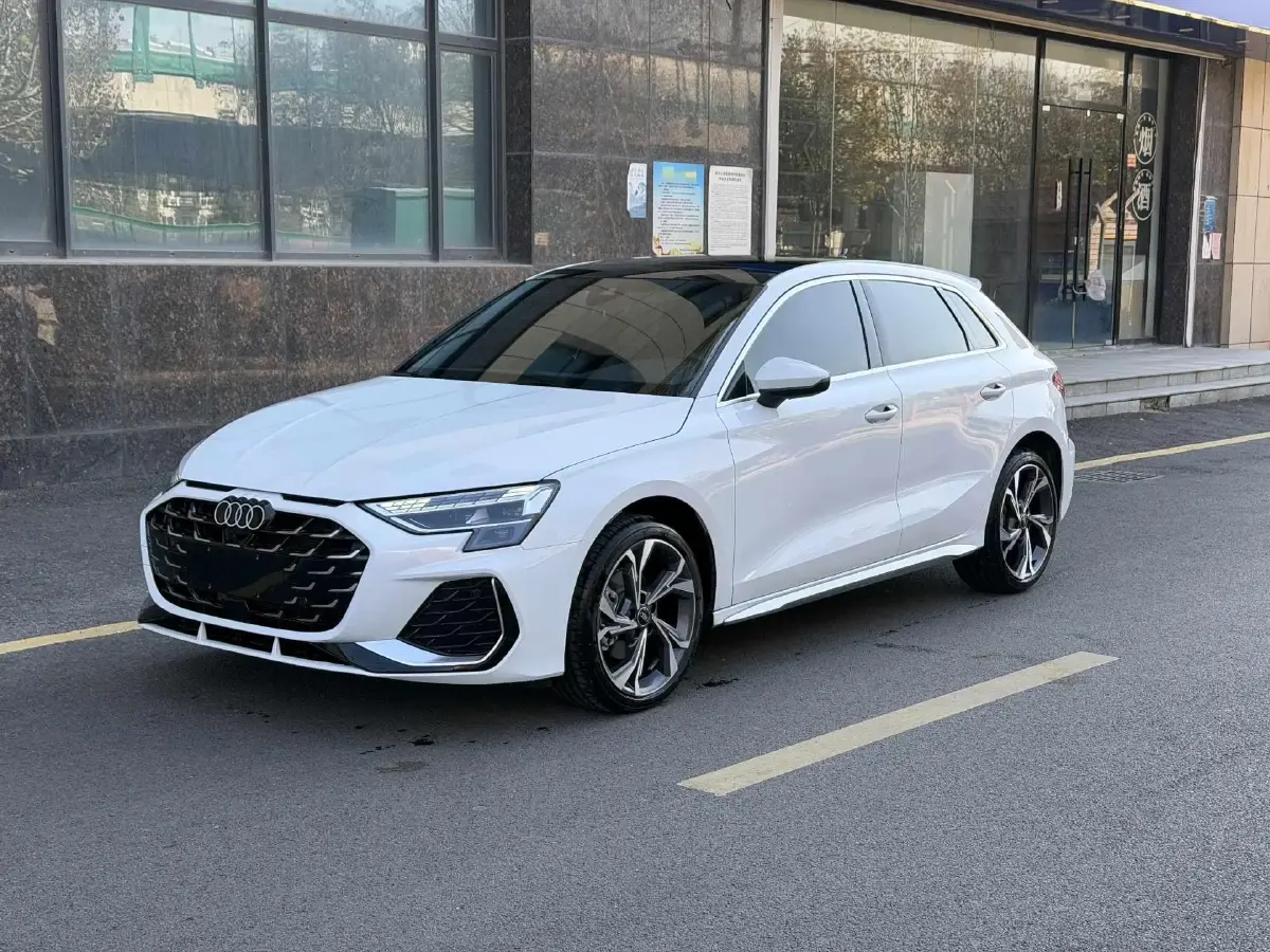 2025 Audi A3 1.5T 160HP L4 7DCT
