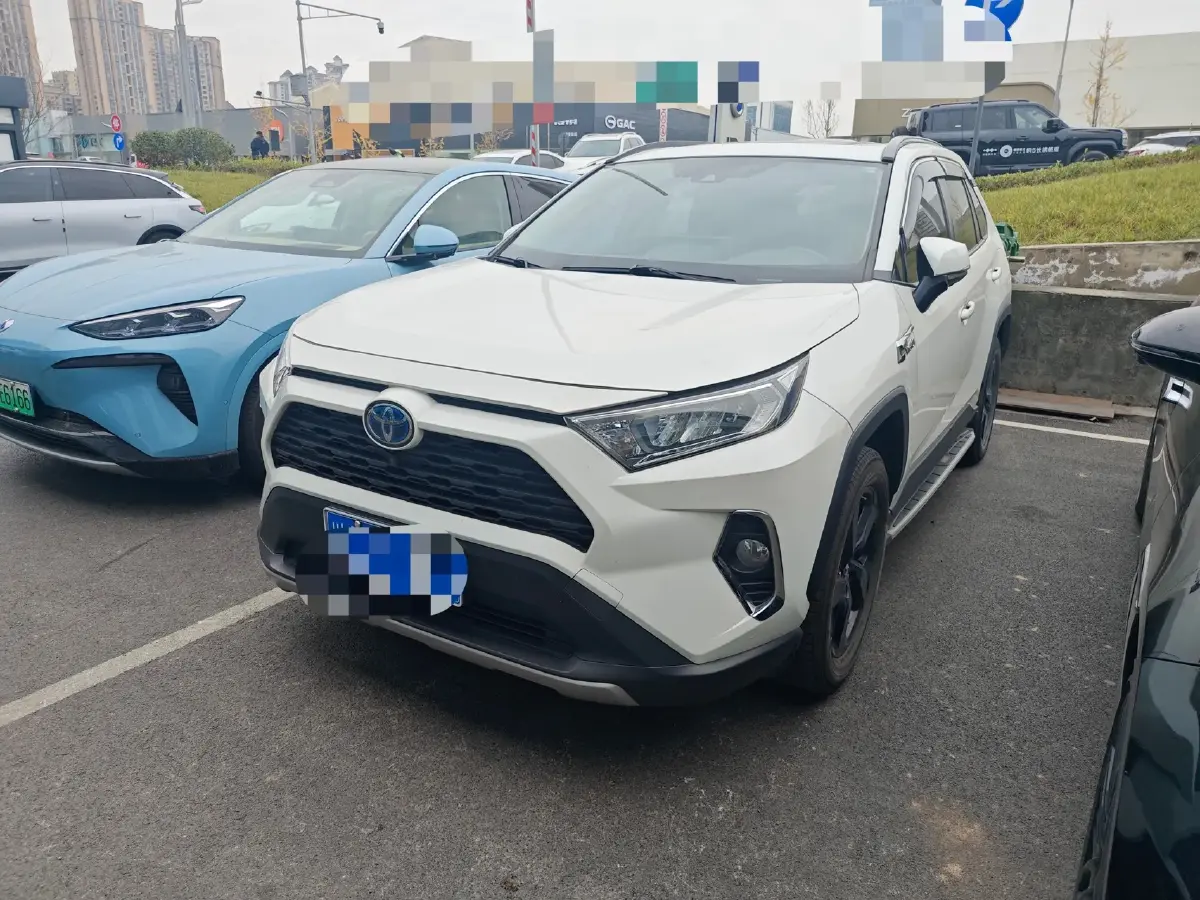 2020 Toyota RAV4 2.5L 178HP L4 E-CVT Hybrid