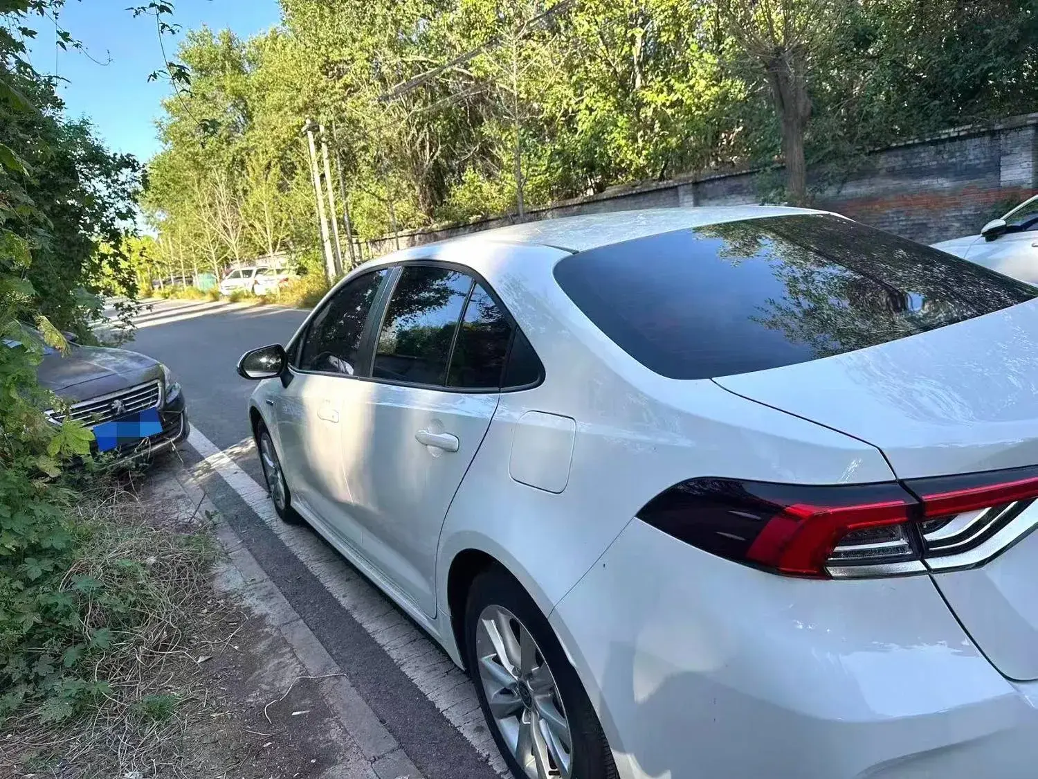 2023 TOYOTA COROLLA thumbnail 2