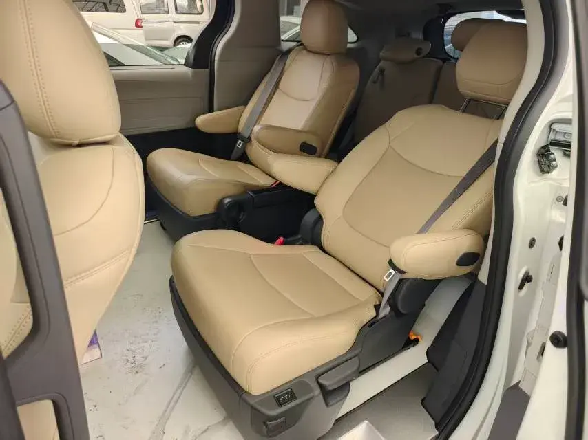 2024 TOYOTA SIENNA thumbnail 3