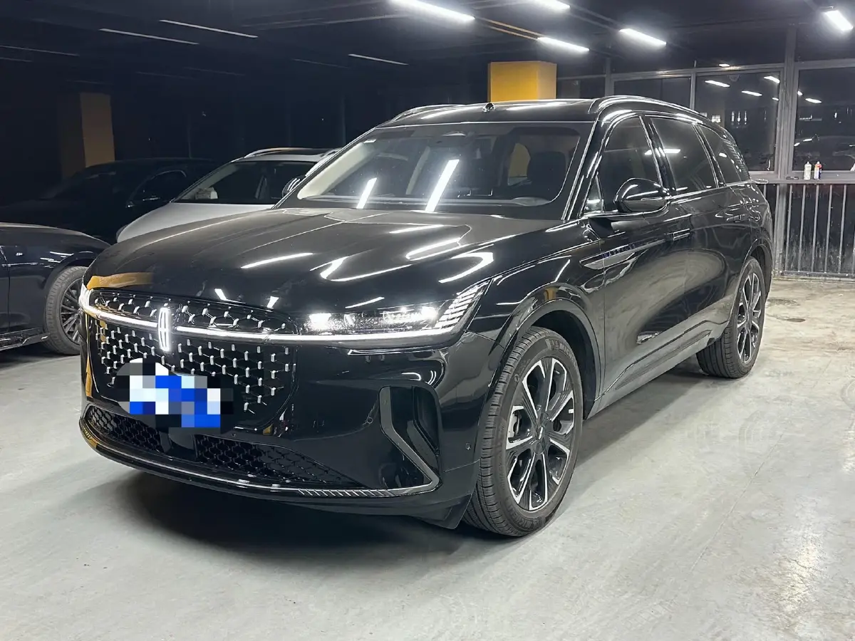 2023 Lincoln Nautilus 2.0T 282HP L4 E-CVT Hybrid