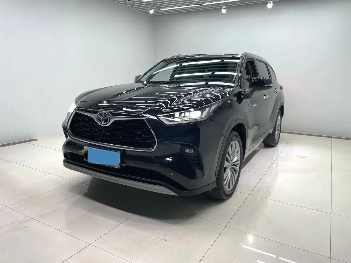 2022 Toyota Highlander 2.5L 192HP L4 E-CVT Hybrid