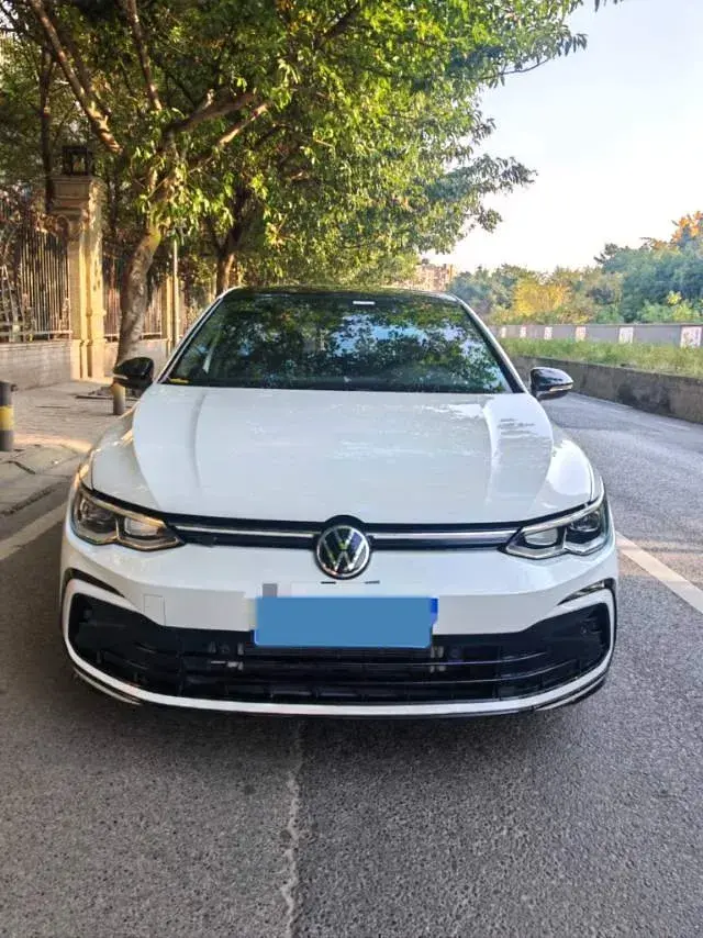 2021 VOLKSWAGEN GOLF thumbnail 3