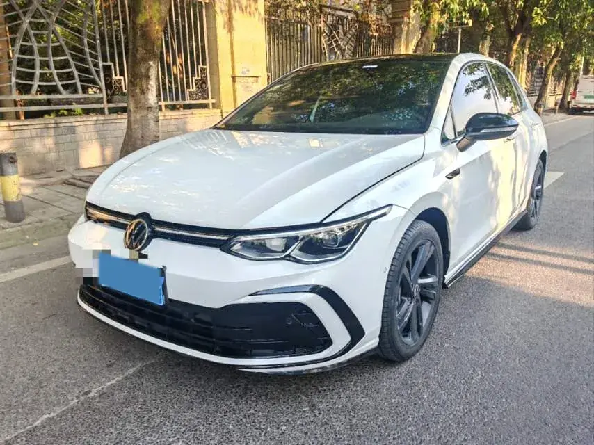 2021 VOLKSWAGEN GOLF view 1