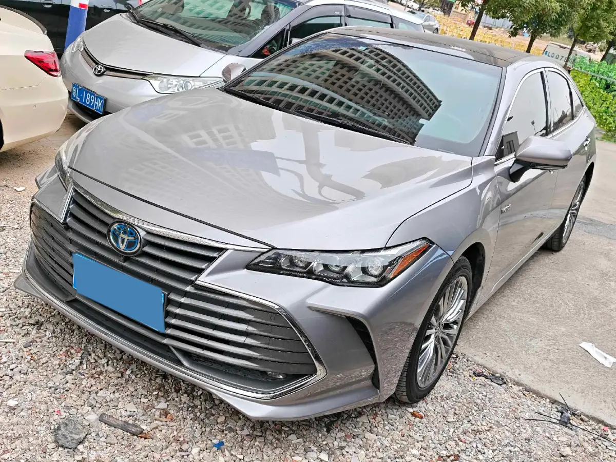 2019 Toyota Avalon 2.5L 178HP L4 E-CVT Hybrid