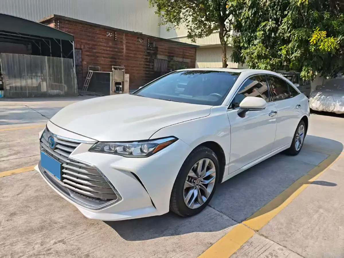 2019 Toyota Avalon 2.5L 178HP L4 E-CVT Hybrid