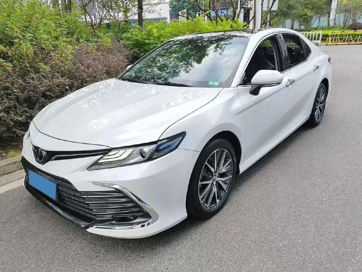 2021 Toyota Camry 2.5L 209HP L4 8AT