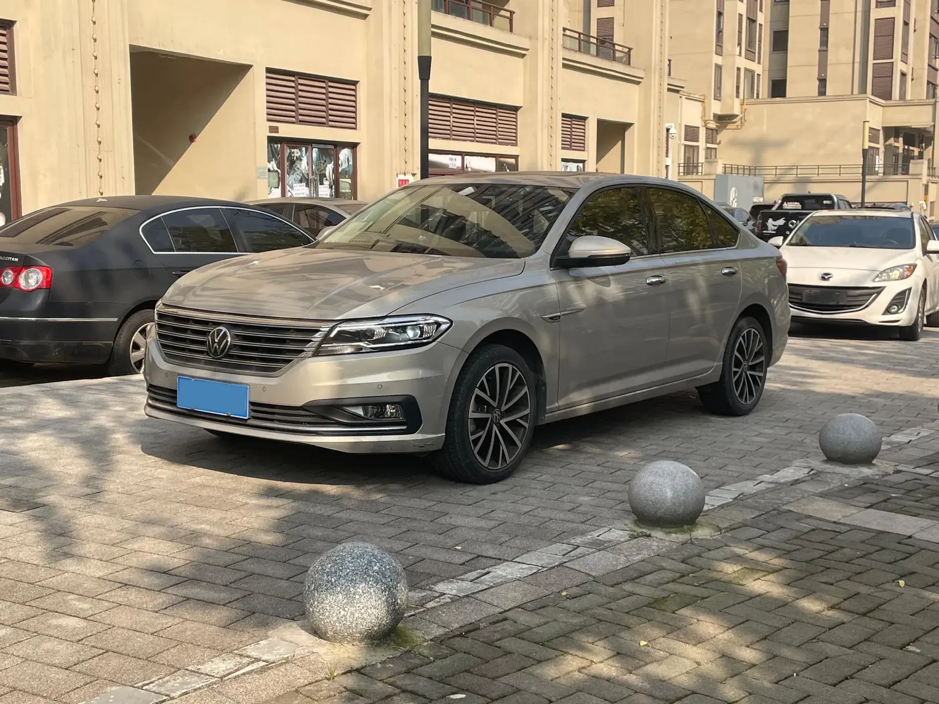 2021 VOLKSWAGEN LAVIDA view 1