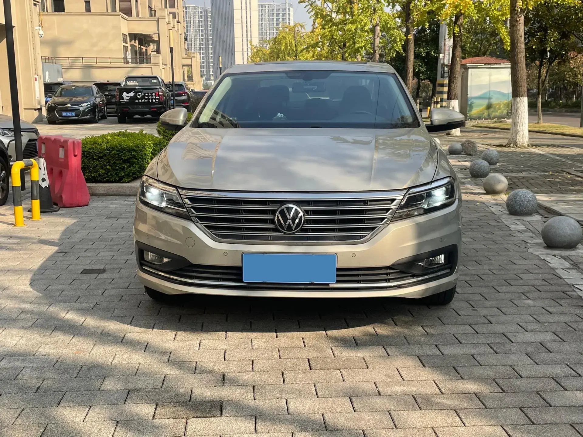 2021 VOLKSWAGEN LAVIDA thumbnail 2