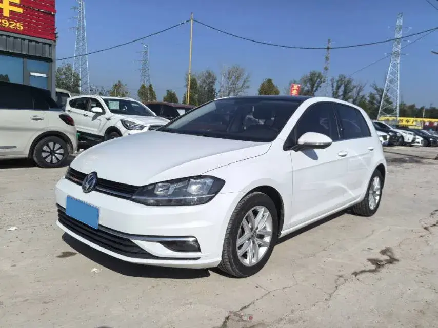 2018 VOLKSWAGEN GOLF view 1