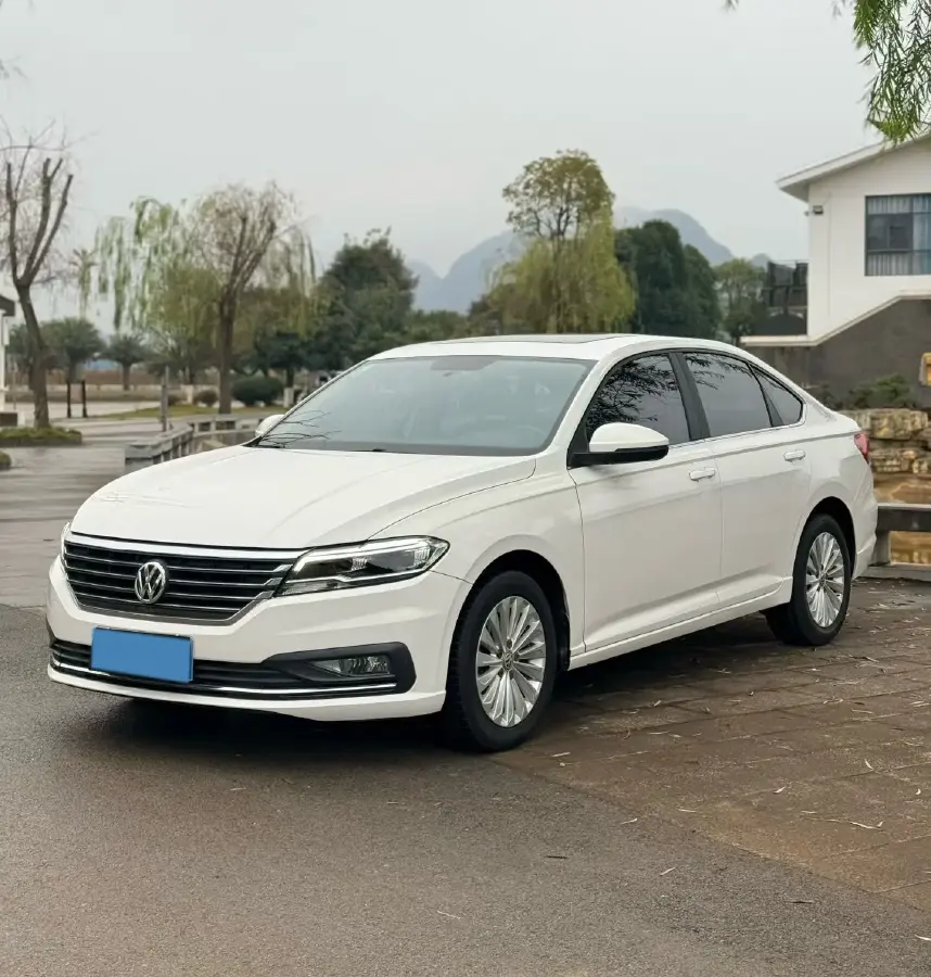 2019 Volkswagen Sagitar 1.2T 116HP L4 7DCT
