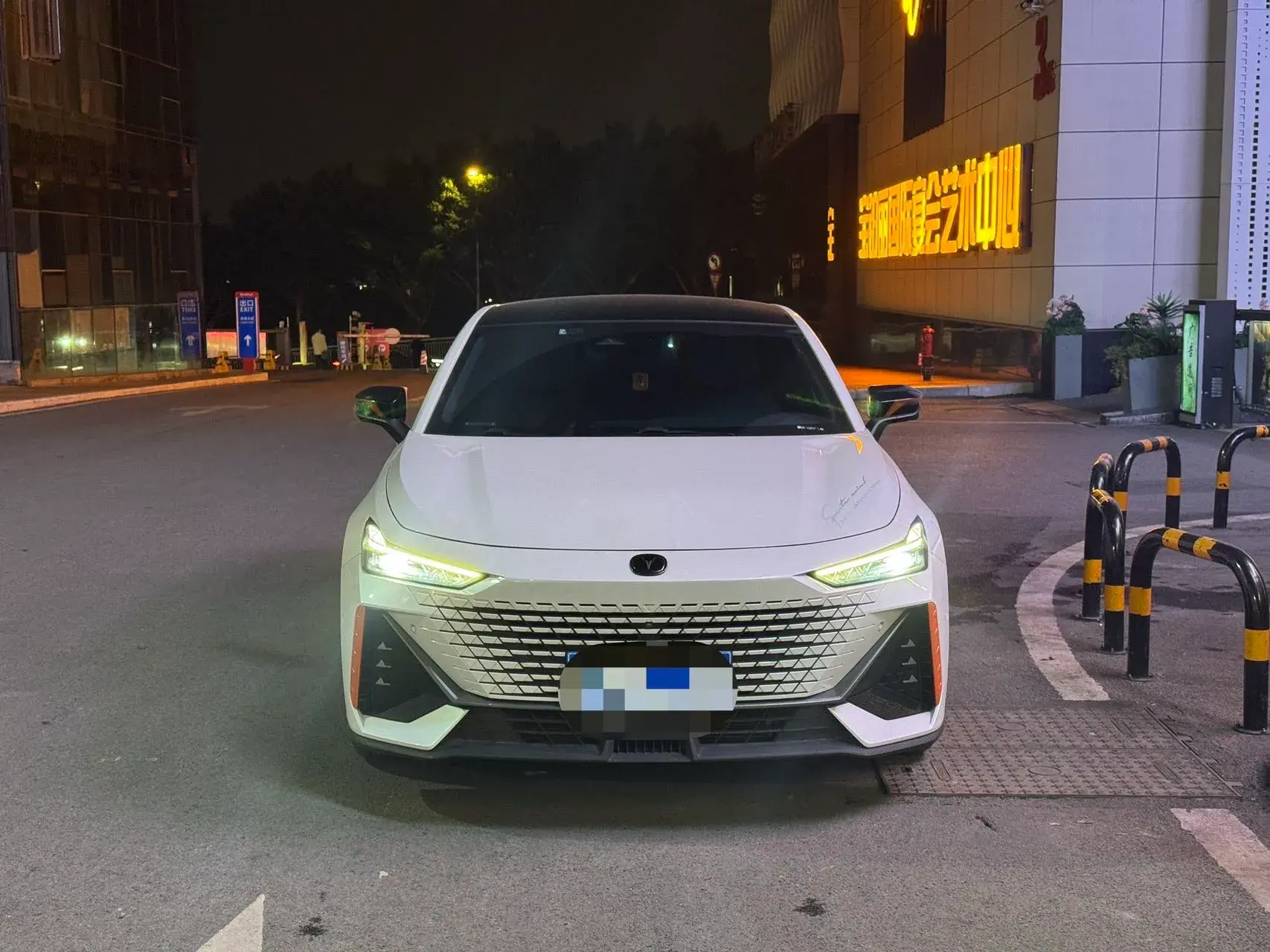 2022 CHANGAN UNI-V thumbnail 2