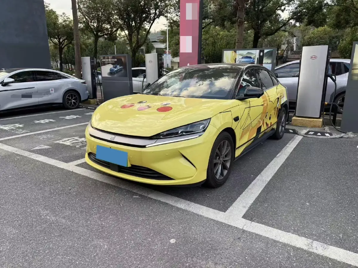 2025 BYD QinL BEV