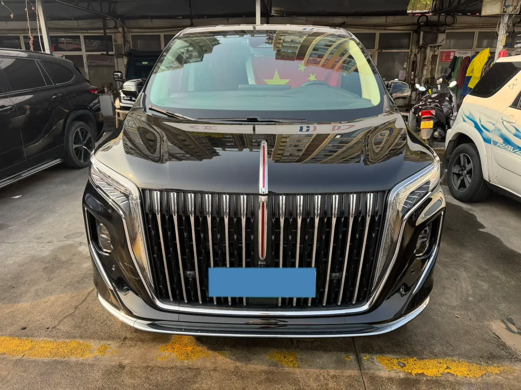 2024 HONGQI HQ9 thumbnail 2