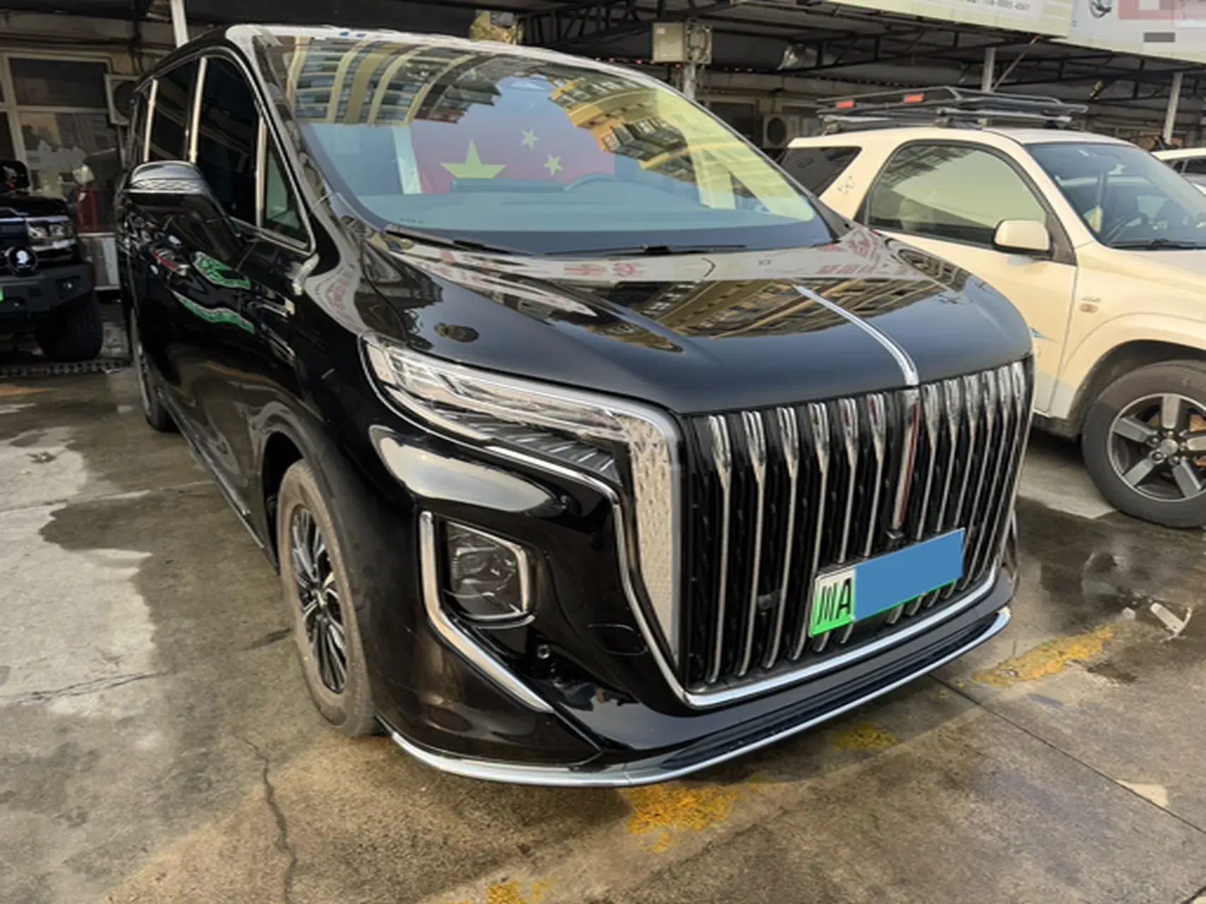 2024 HONGQI HQ9 thumbnail 3