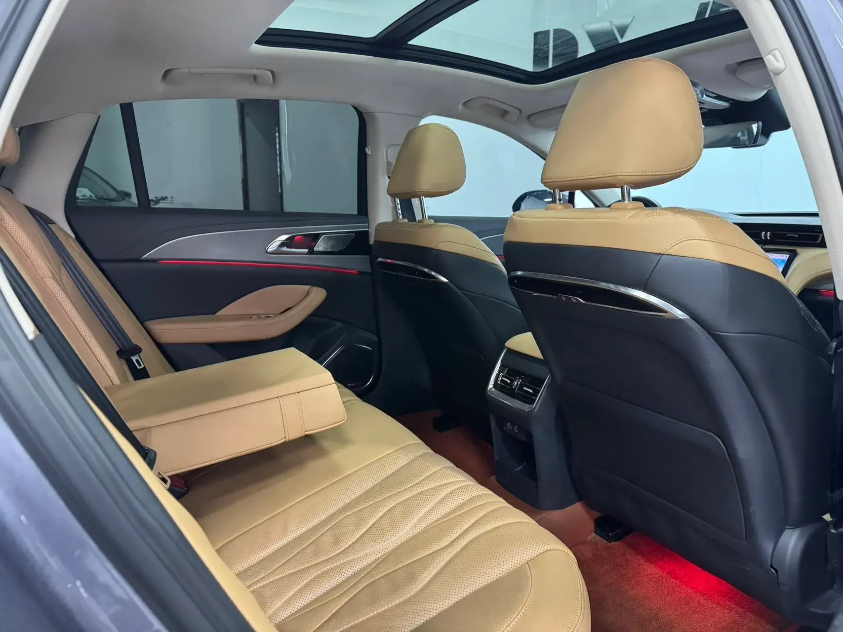 2023 HONGQI H5 thumbnail 4