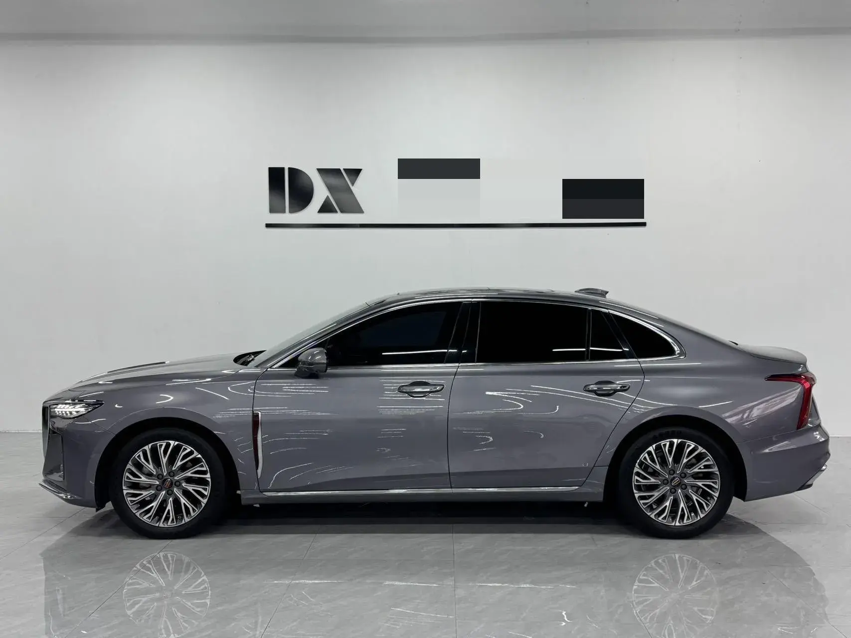 2023 HONGQI H5 thumbnail 2