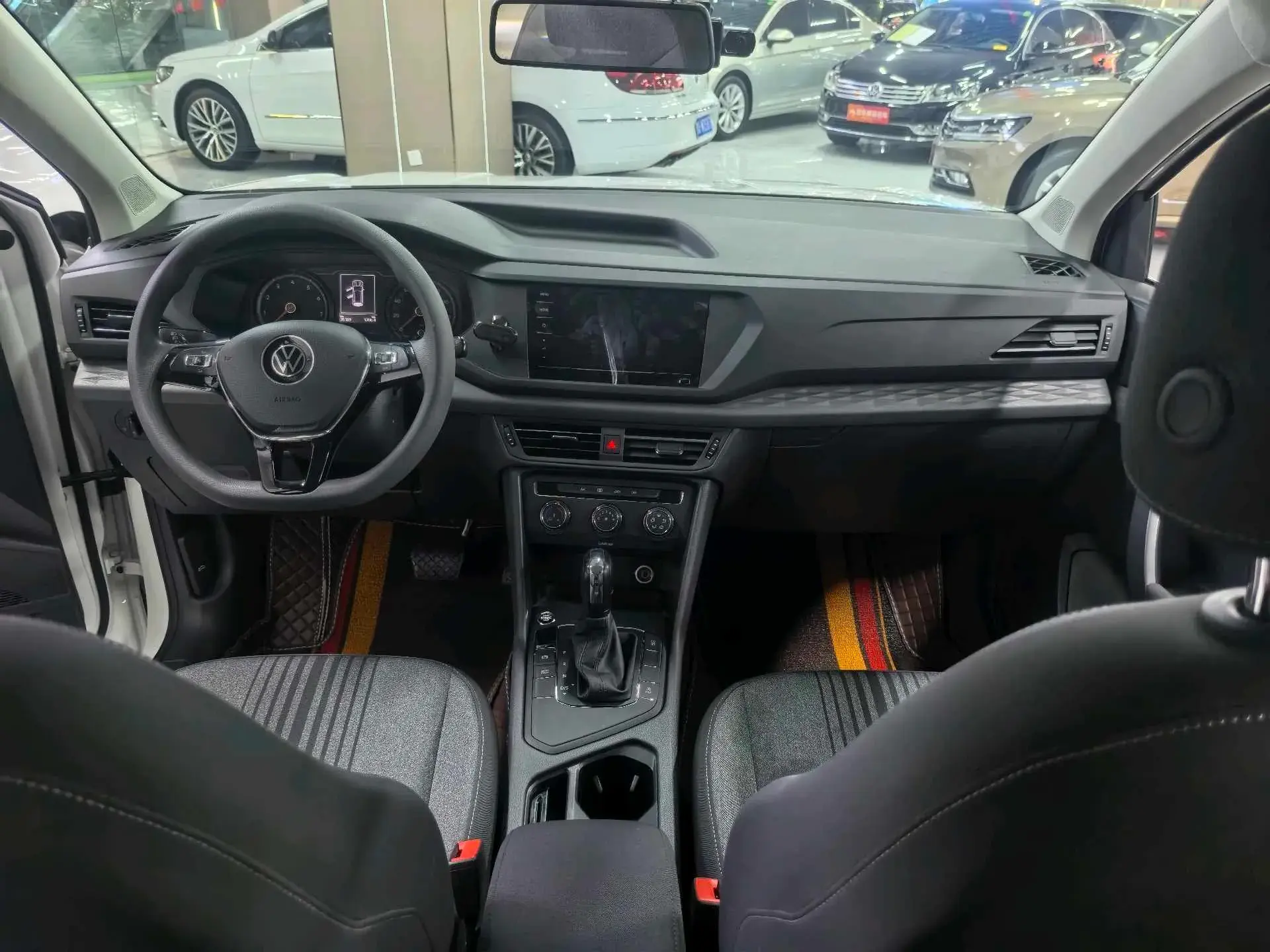 2021 VOLKSWAGEN THARU thumbnail 4