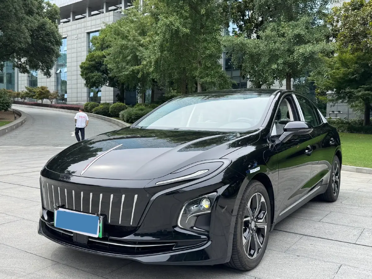 2022 HongQi E-QM5 BEV 54KWH