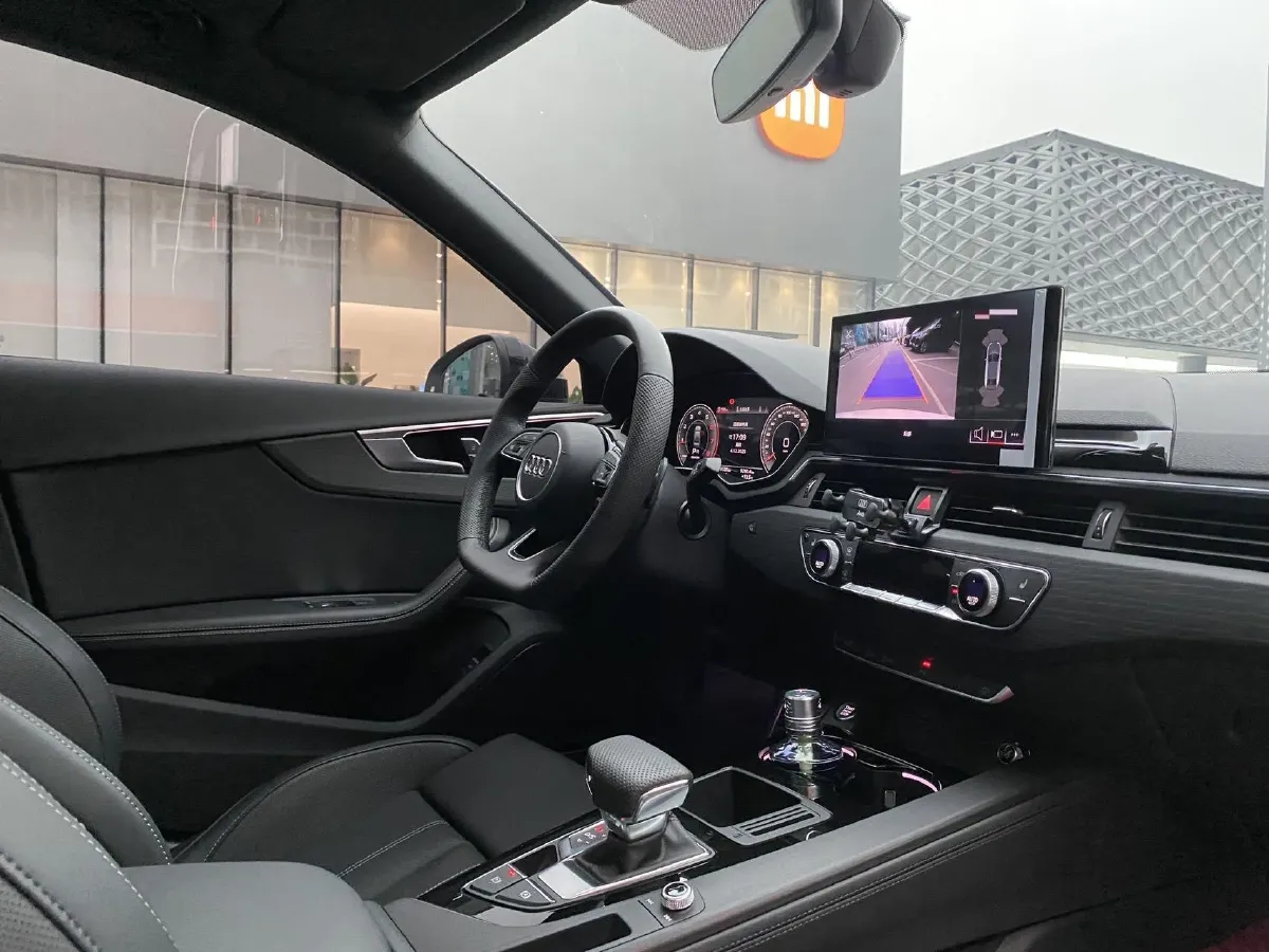 2024 Audi A4L 2.0T 190HP L4 7DCT,autocango,china used car exporter,china ev exporter,chinese used car exporter,chinese used ev exporter