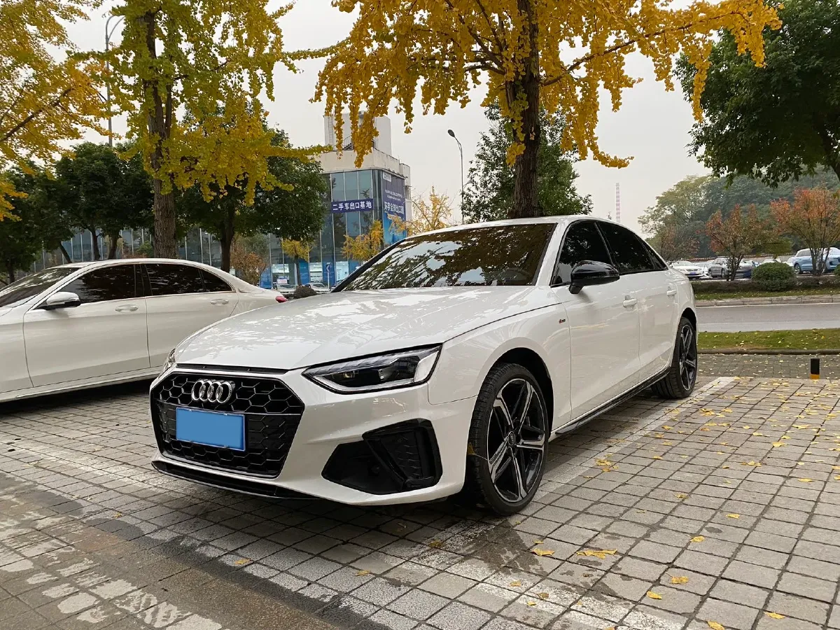 2024 Audi A4L 2.0T 190HP L4 7DCT,autocango,china used car exporter,china ev exporter,chinese used car exporter,chinese used ev exporter