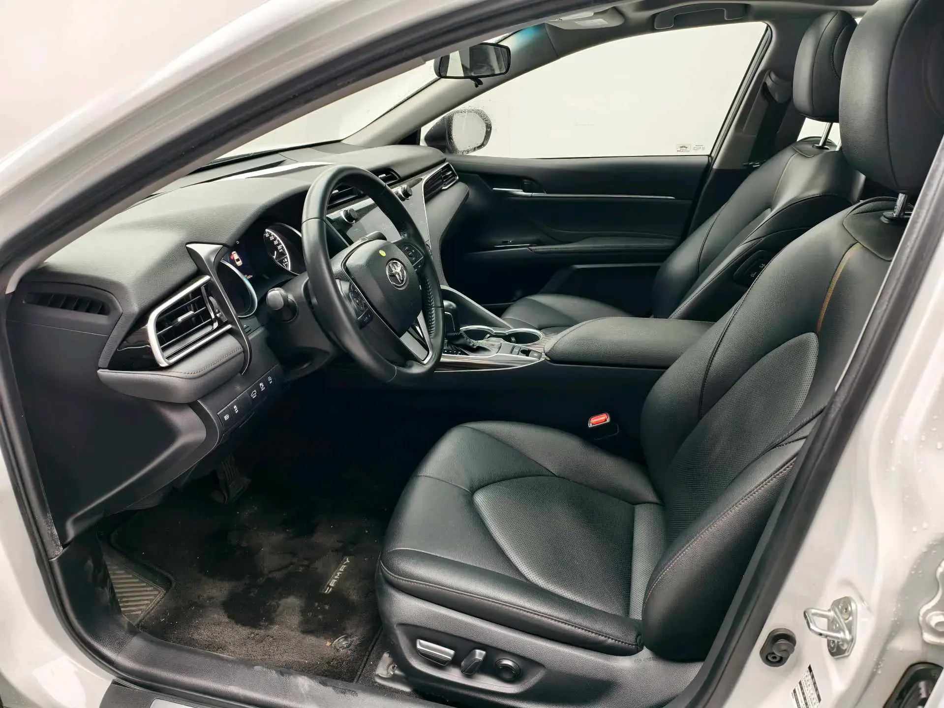 2019 TOYOTA CAMRY thumbnail 3