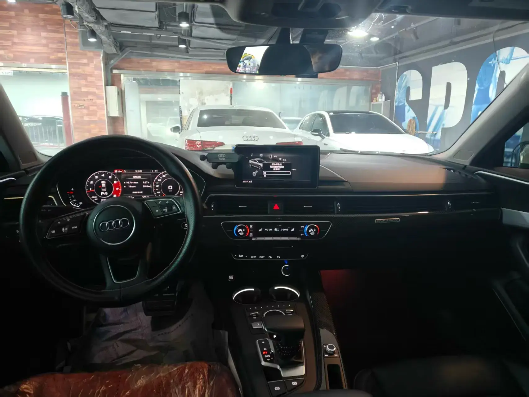 2019 AUDI A4L thumbnail 2