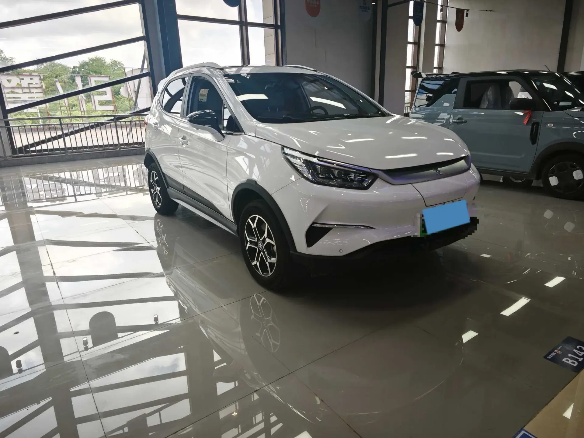 2023 BYD YUAN thumbnail 3