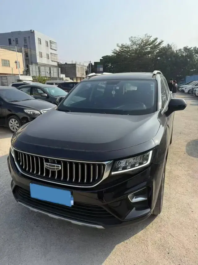 2022 GEELY OKAVANGO view 1