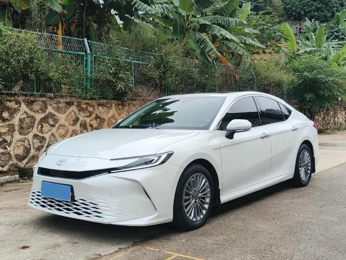 2024 Toyota Camry 2.0L 173HP L4 CVT