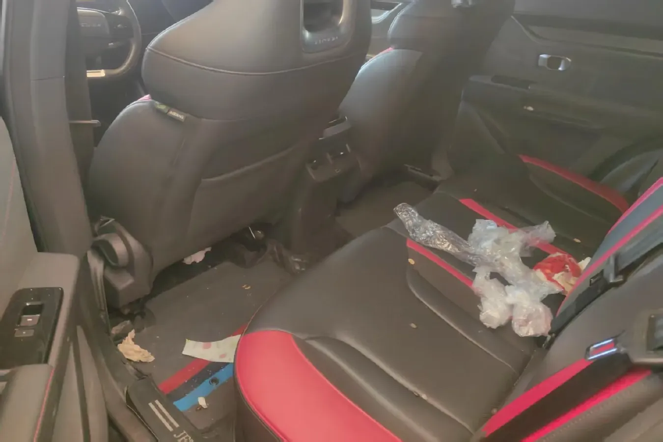 2022 Jetour DASHING 1.6T 197HP L4 7DCT,autocango,china used car exporter,china ev exporter,chinese used car exporter,chinese used ev exporter