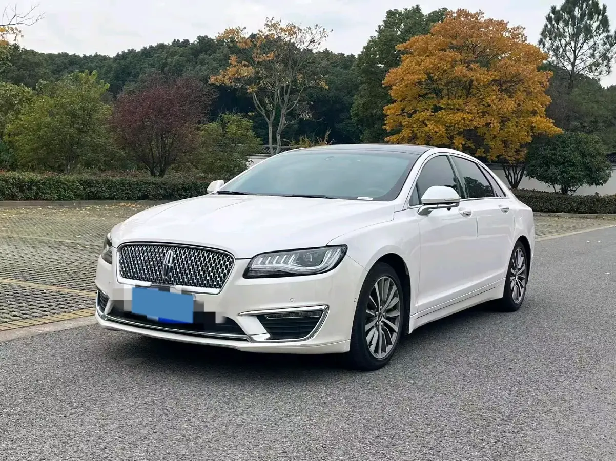 2020 Lincoln MKZ 2.0T 196HP L4 6AT