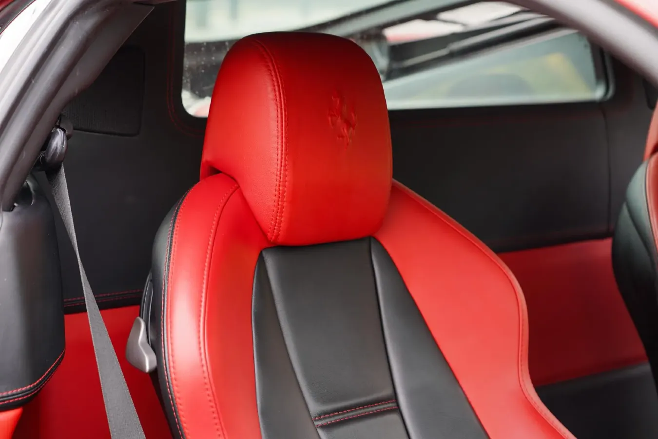 2011 Ferrari 458 4.5L 570HP V8 7DCT,autocango,china used car exporter,china ev exporter,chinese used car exporter,chinese used ev exporter