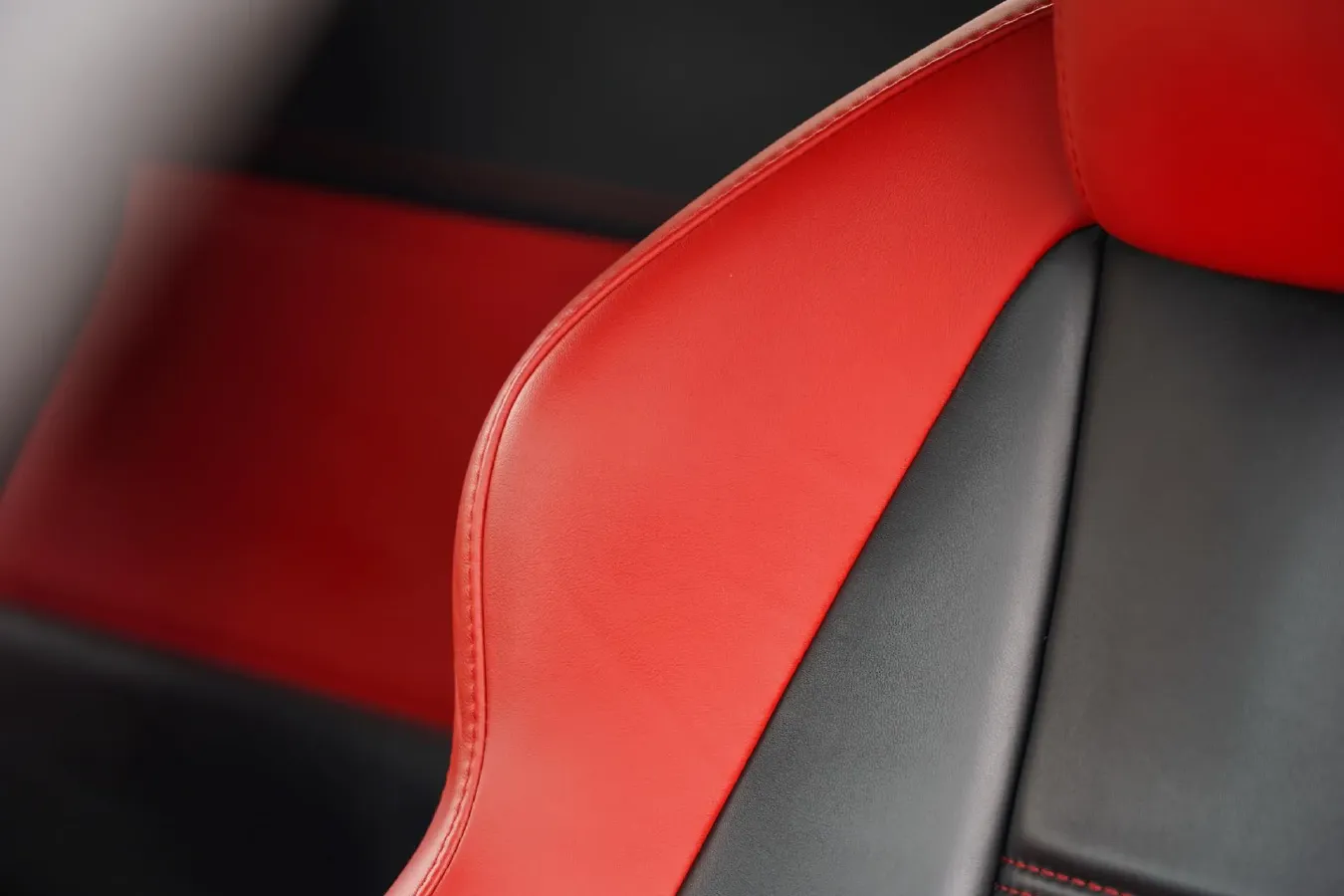 2011 Ferrari 458 4.5L 570HP V8 7DCT,autocango,china used car exporter,china ev exporter,chinese used car exporter,chinese used ev exporter