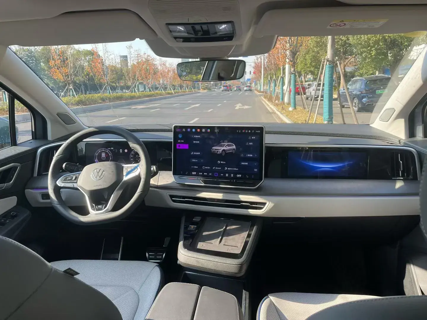 2023 VOLKSWAGEN TALAGON thumbnail 4