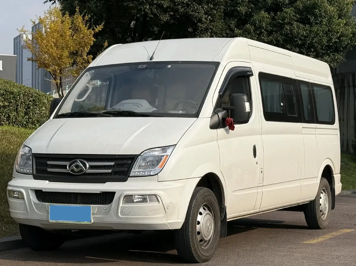 2021 MAXUS XinTu V80 2.0T 127HP L4 6MT