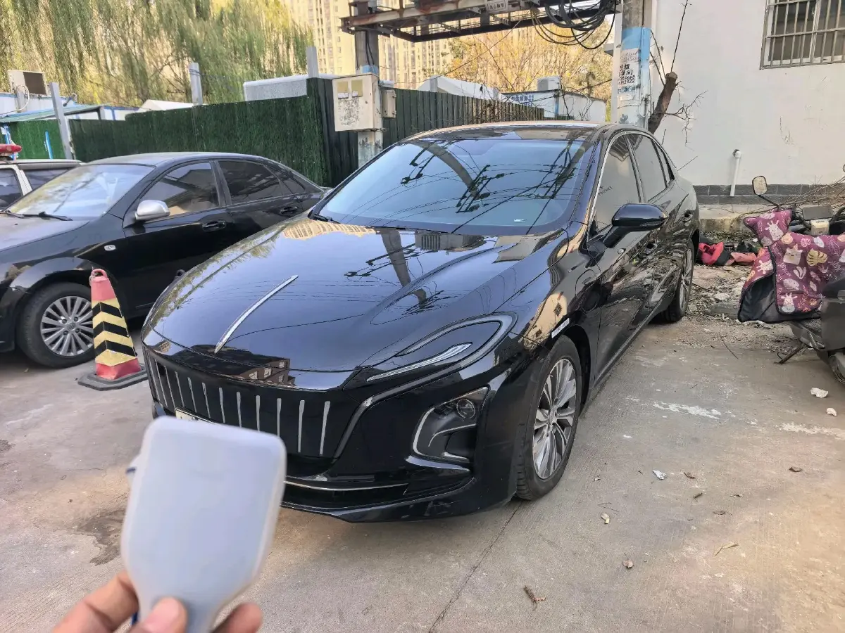 2024 HongQi E-QM5 BEV 60KWH