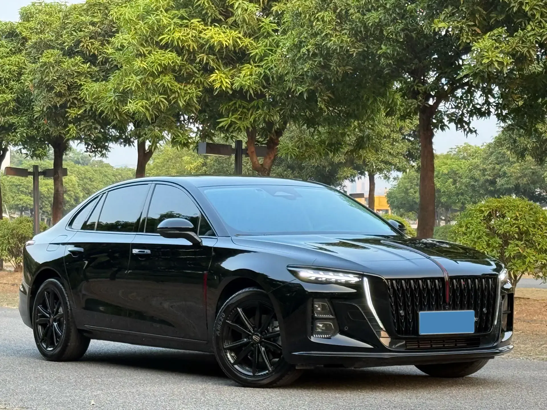 2025 HONGQI H5 thumbnail 3